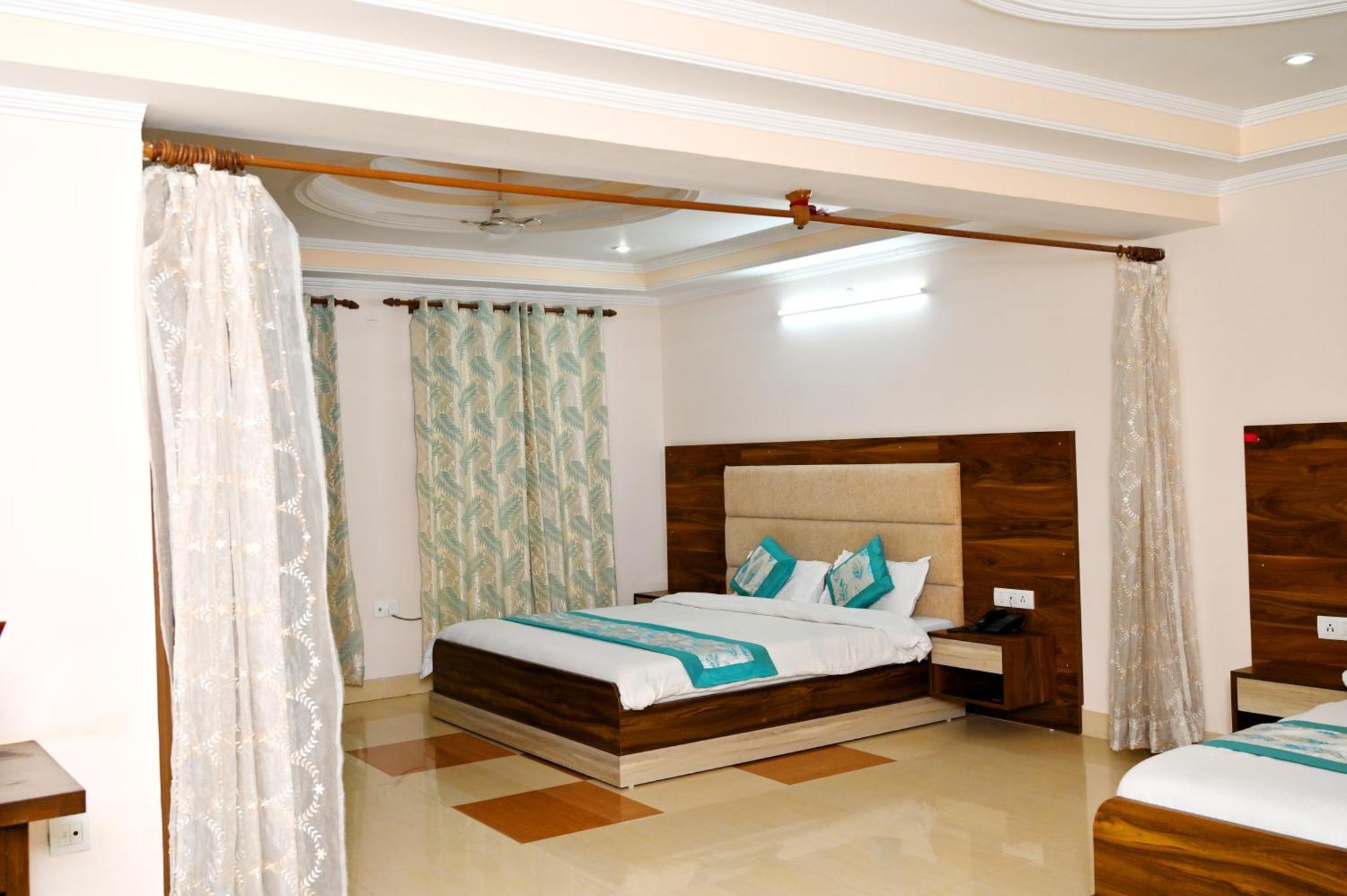 Hotel Prasanna Inn Ришикеш Экстерьер фото