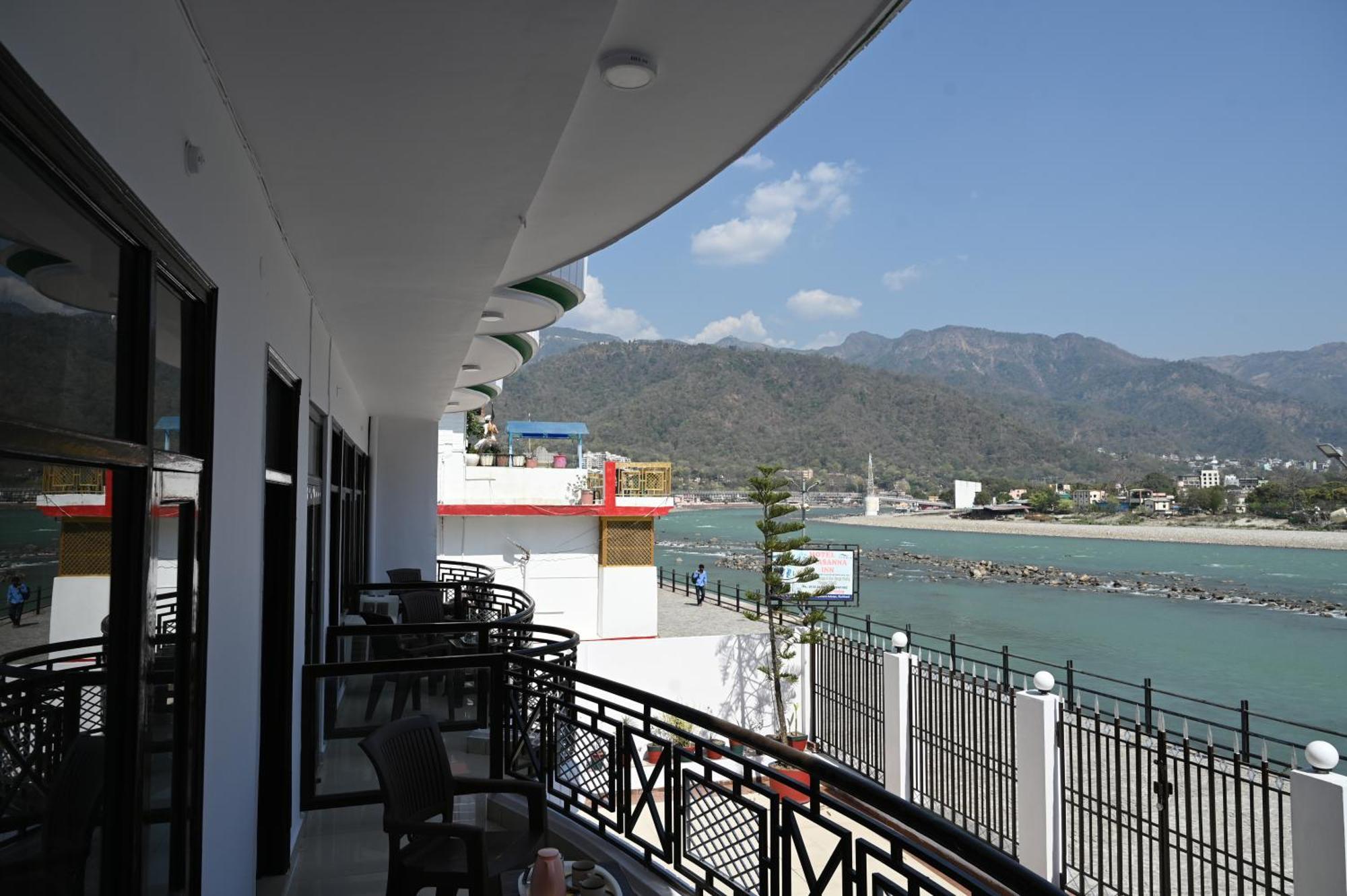 Hotel Prasanna Inn Ришикеш Экстерьер фото