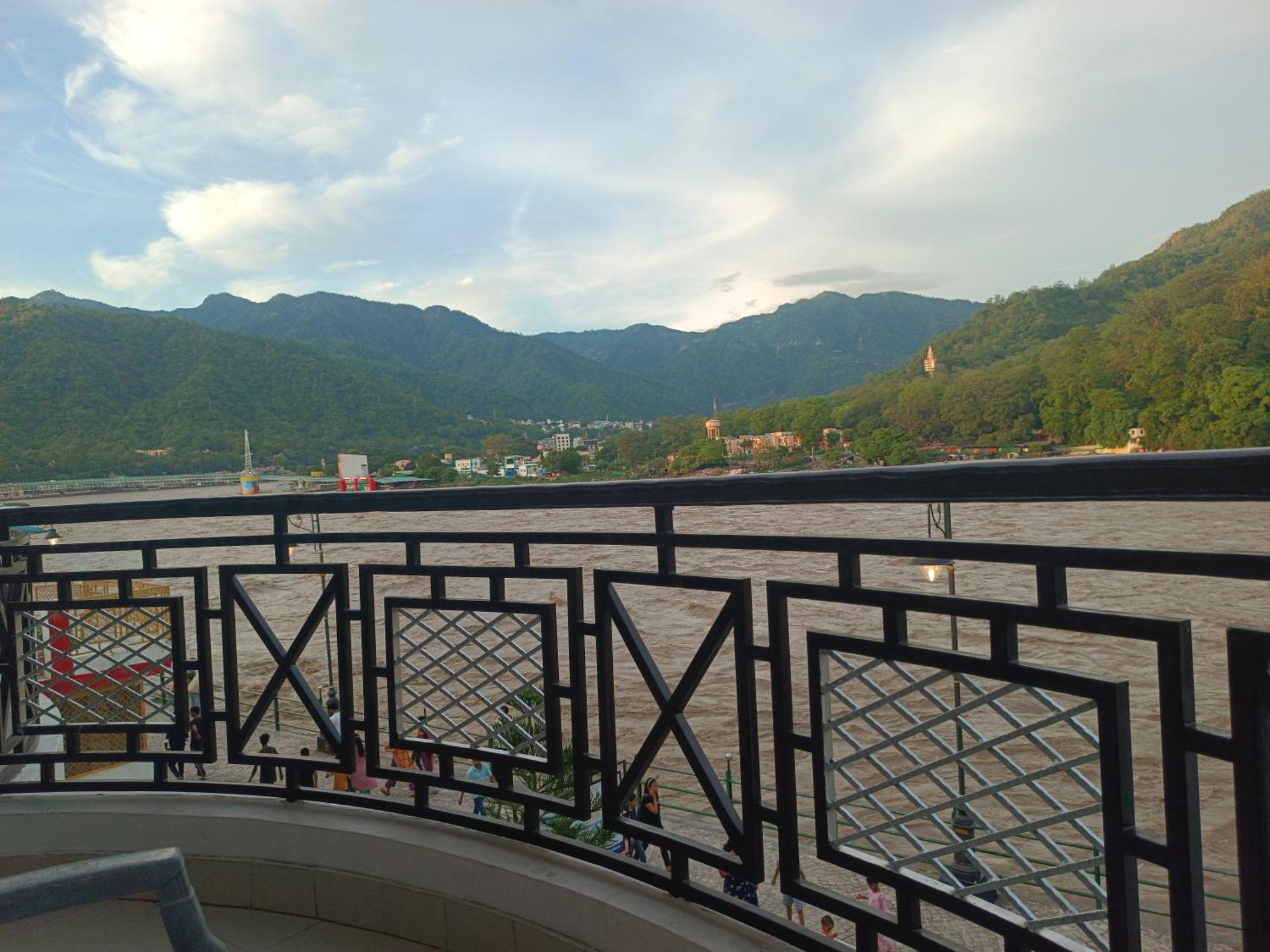 Hotel Prasanna Inn Ришикеш Экстерьер фото